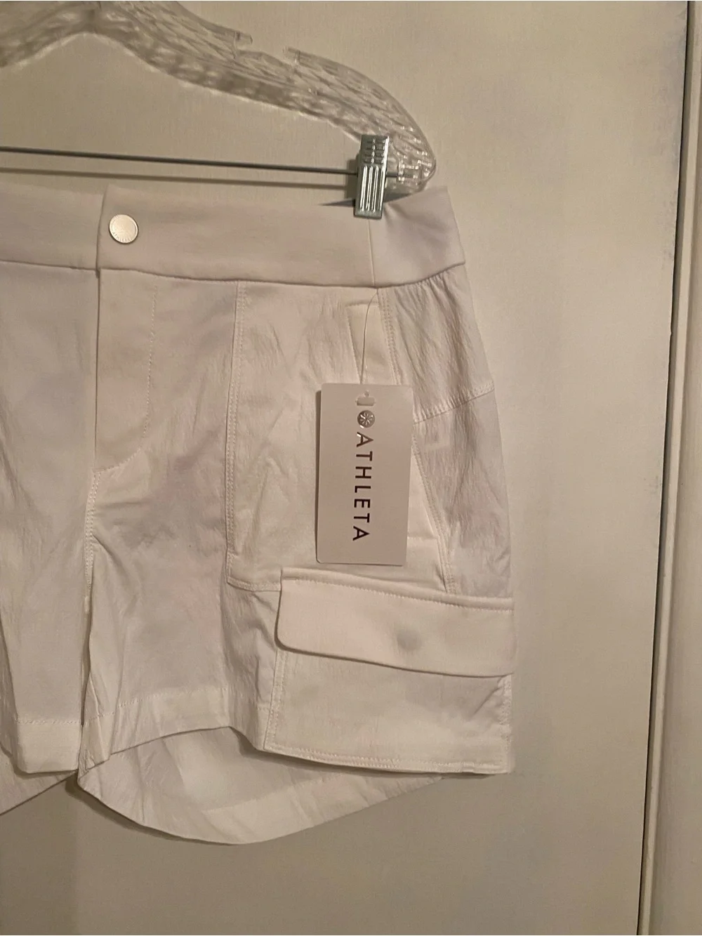 Athleta White Cargo Trekkie Shorts 2.0 with Stretch, Flap Pockets Front Zip - Picture 3 of 7